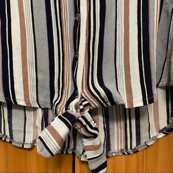 Lulu’s Striped Top Size XS - Picture 4 of 7